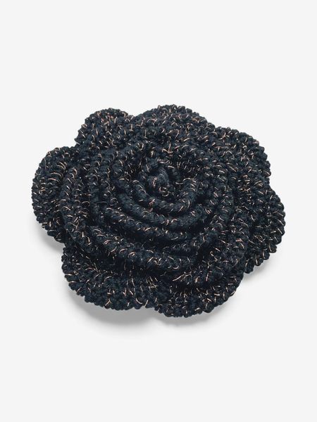 Broszka Róża Czarna z Miedzianą Nitką