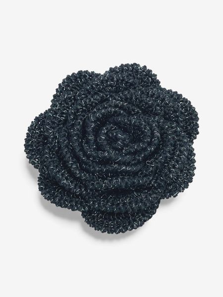 Broszka Róża Czarna ze Srebrną Nitką