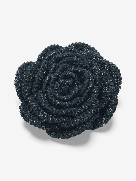 Broszka Róża Czarna ze Srebrną Nitką