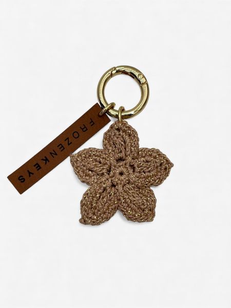 Brelok Kwiat Beżowy ze Złotą Nitką