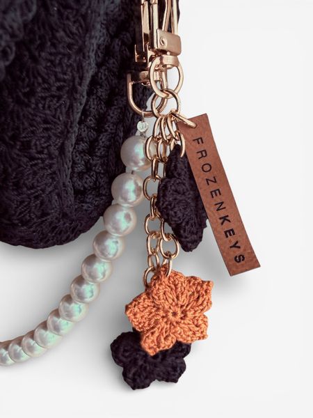 Brelok Trzy Kwiatki - Musztardowy i Czarny