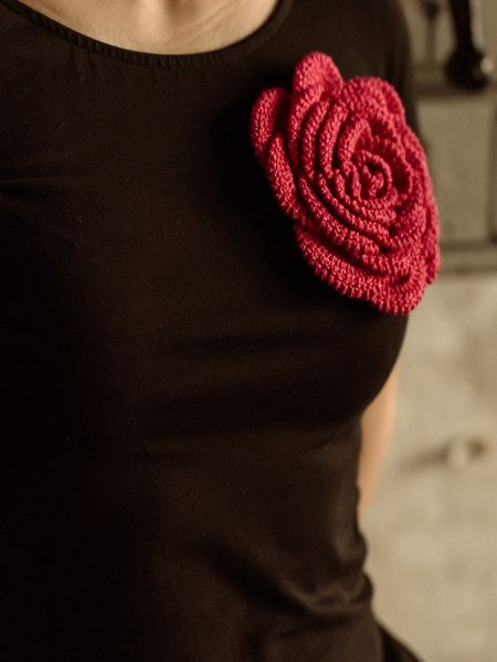 Broszka Róża Duża - Czerwona